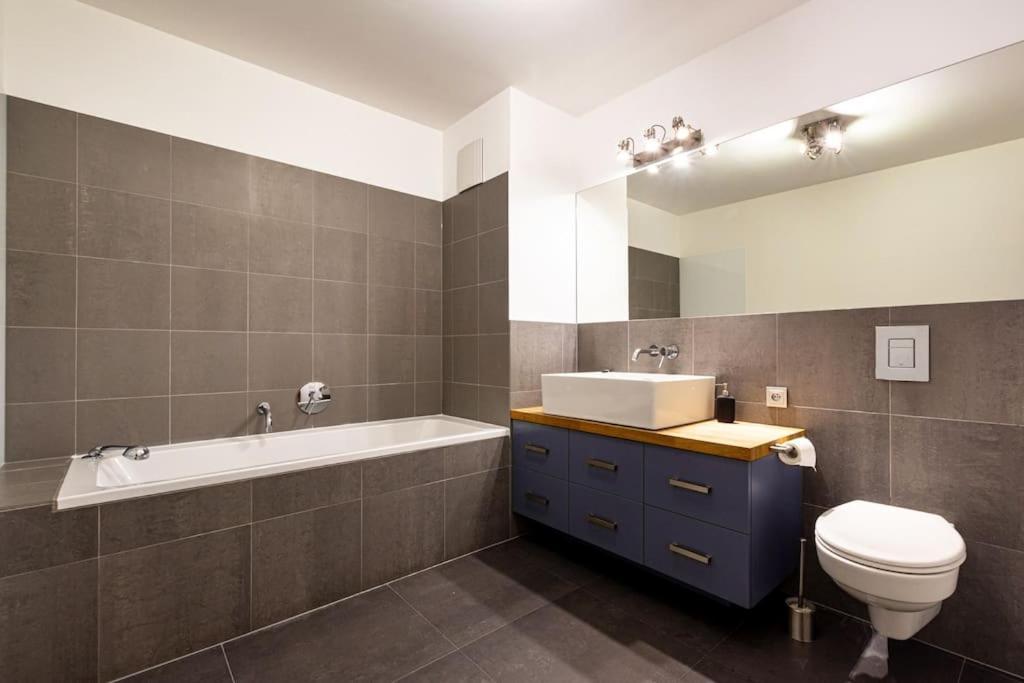 Апартаменты Urbannest Szafarnia 7-71 Гданьск Экстерьер фото