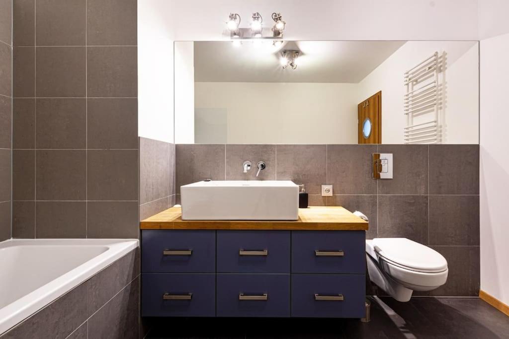 Апартаменты Urbannest Szafarnia 7-71 Гданьск Экстерьер фото